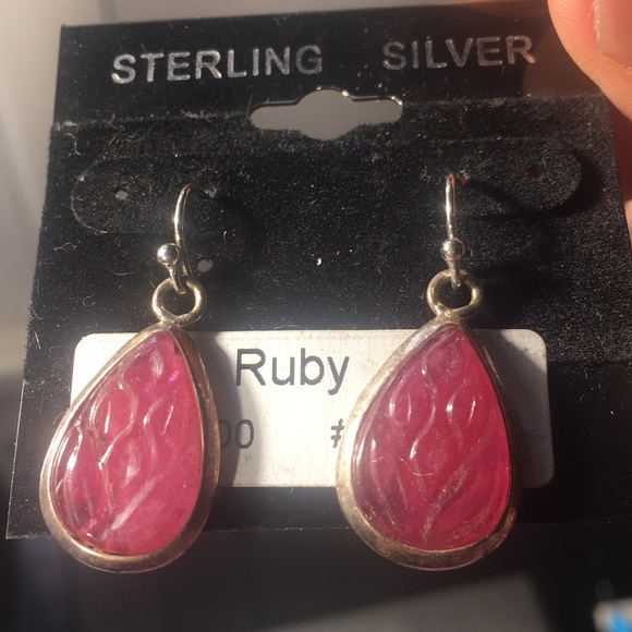 Natural ruby earrings - Picture 2 of 4